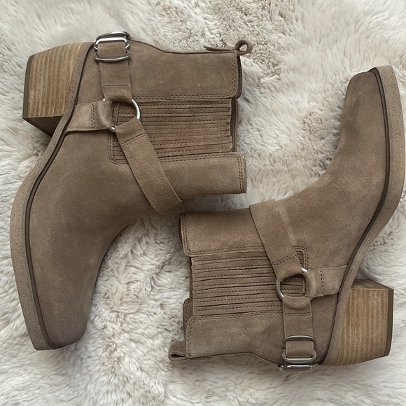 New SAM EDELMAN Bellamie Bootie - Picture 5 of 9